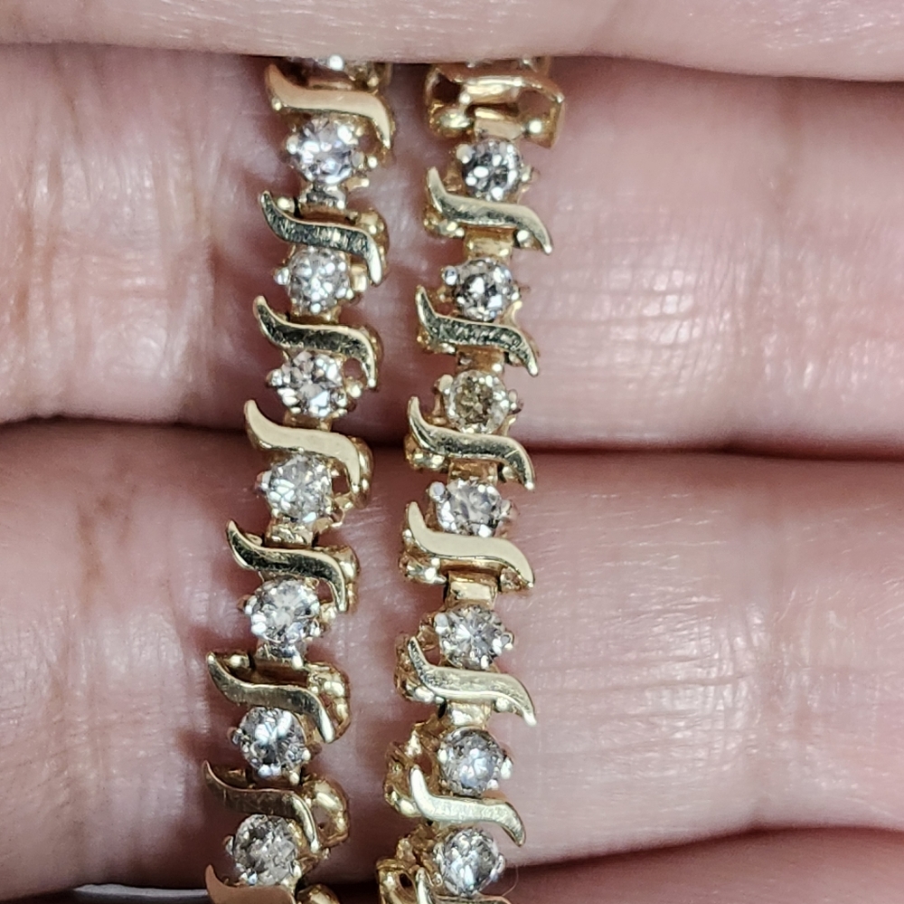 Beautiful Diamond And Gold Braclaet
